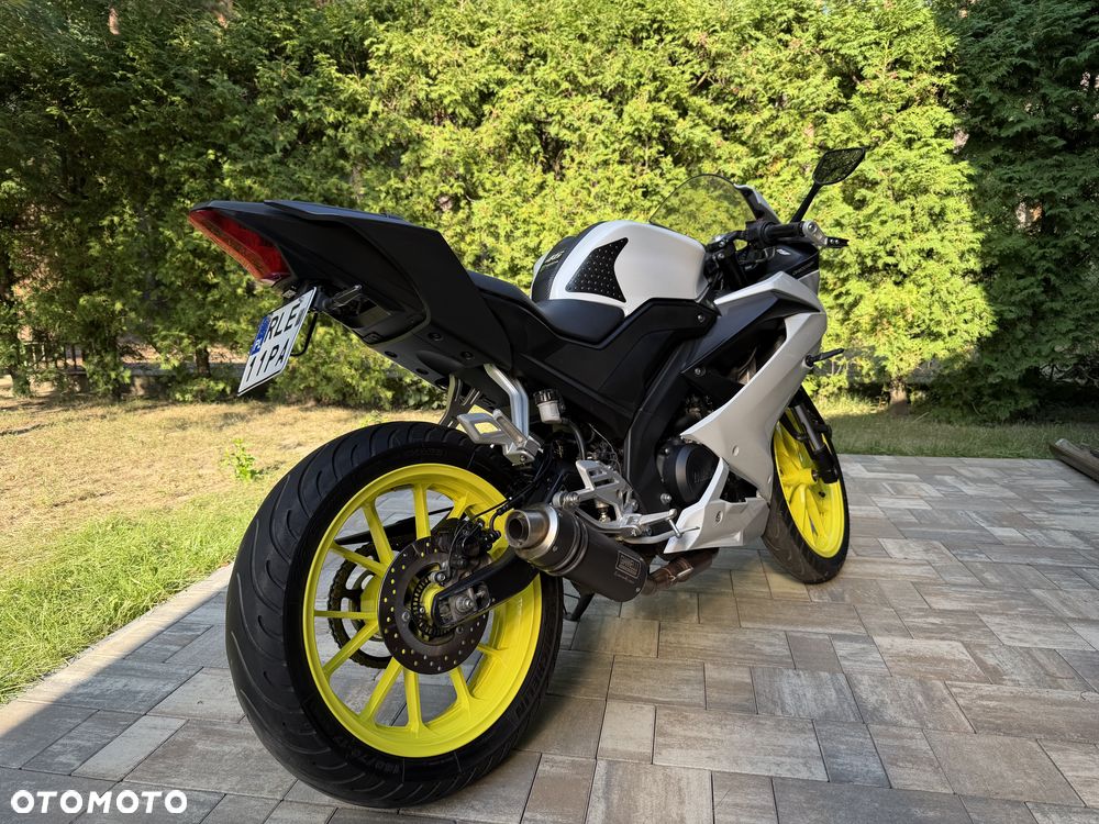 Yamaha YZF - 4