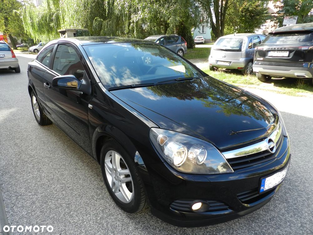 Opel Astra III GTC 1.4 Cosmo - 11