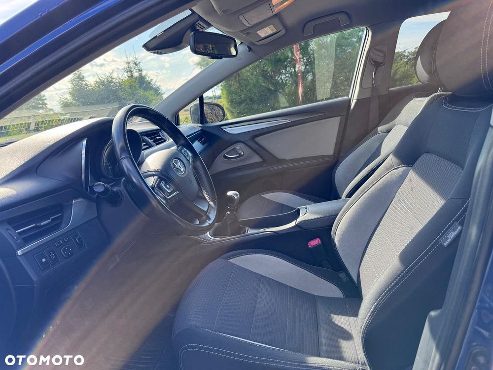 Toyota Avensis 2.0 D-4D Premium - 6