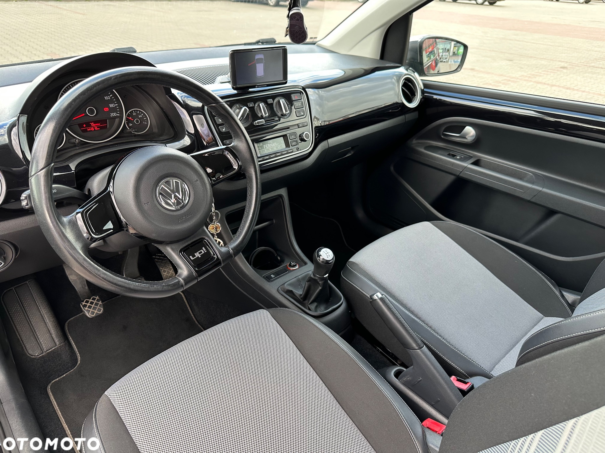 Volkswagen up! 1.0 black - 12