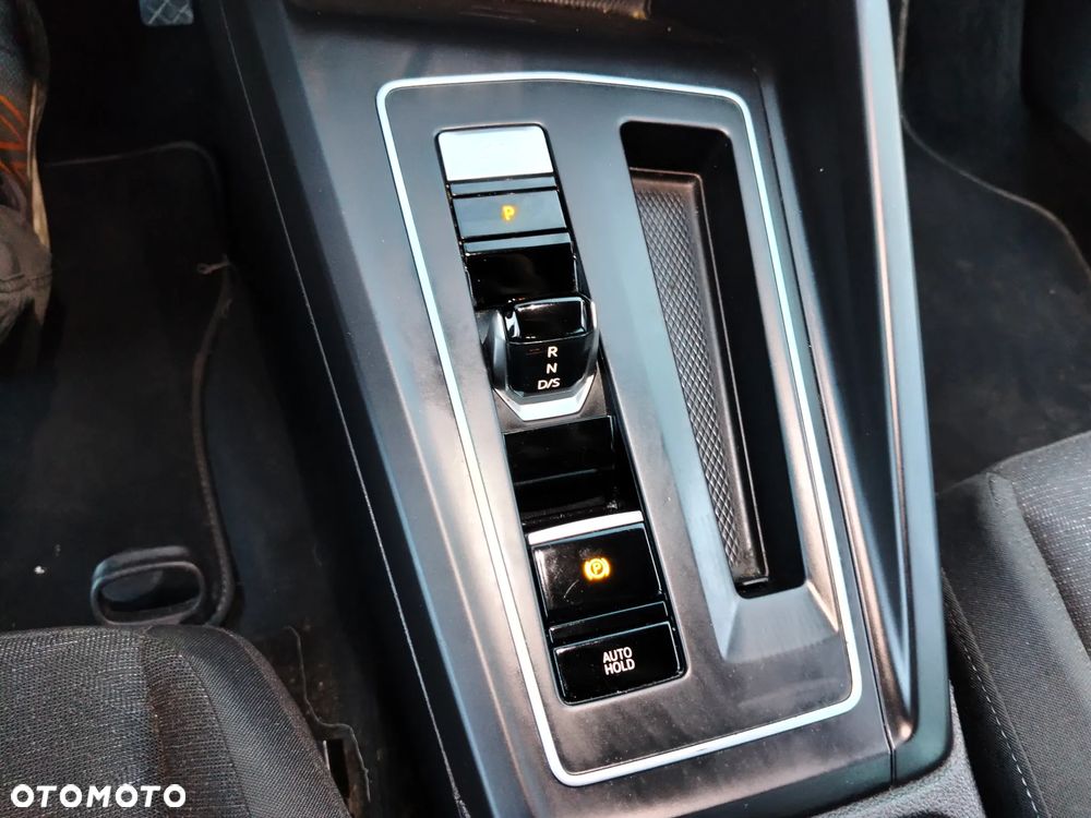 Volkswagen Golf - 12