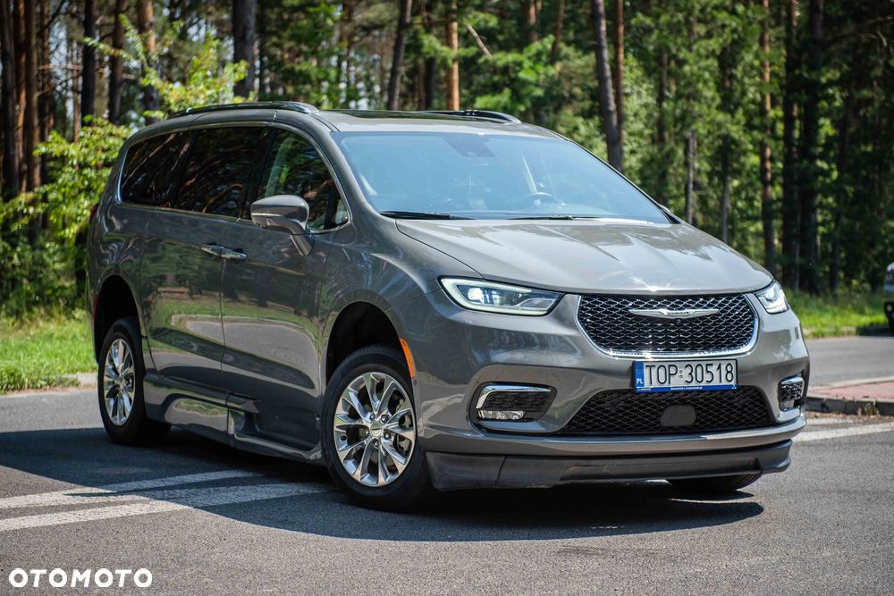 Chrysler Pacifica - 21
