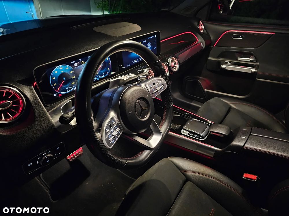 Mercedes-Benz GLB 200 AMG Line 7G-DCT - 3