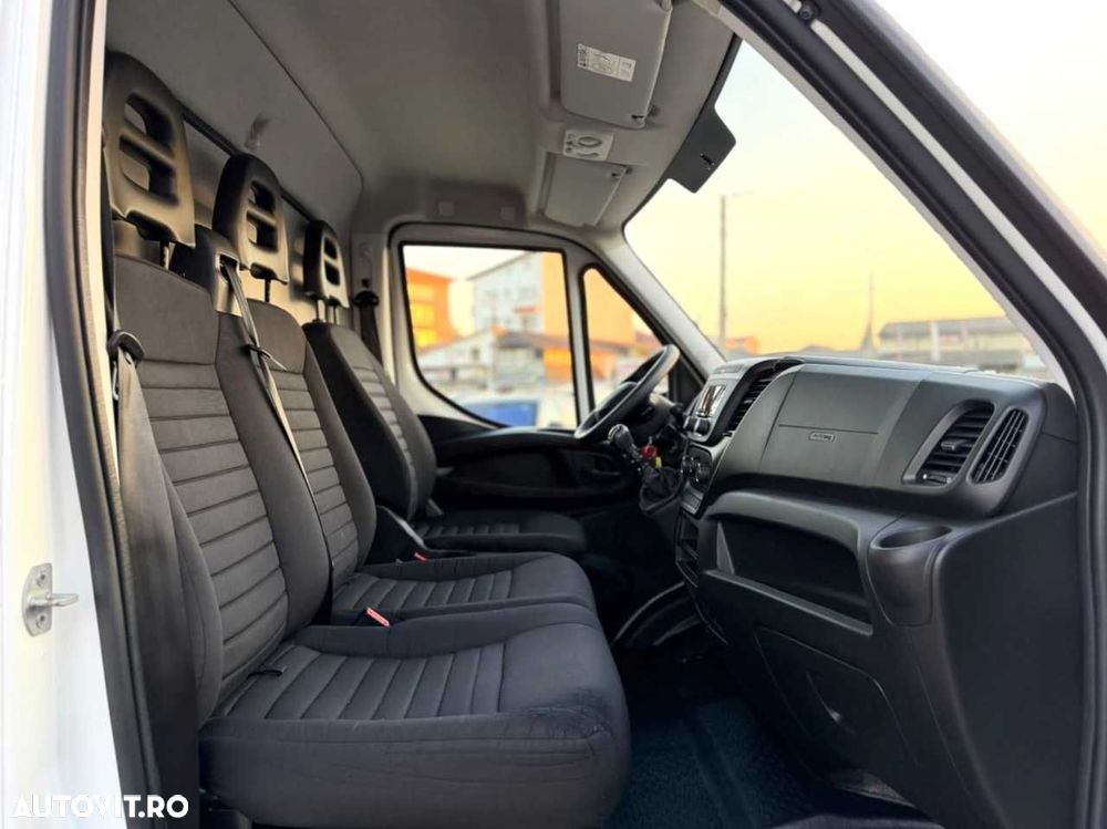 Iveco DAILY CU LIFT - 18
