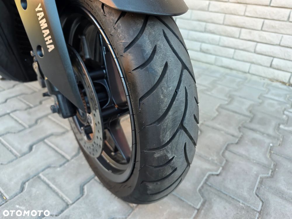 Yamaha X-max - 12