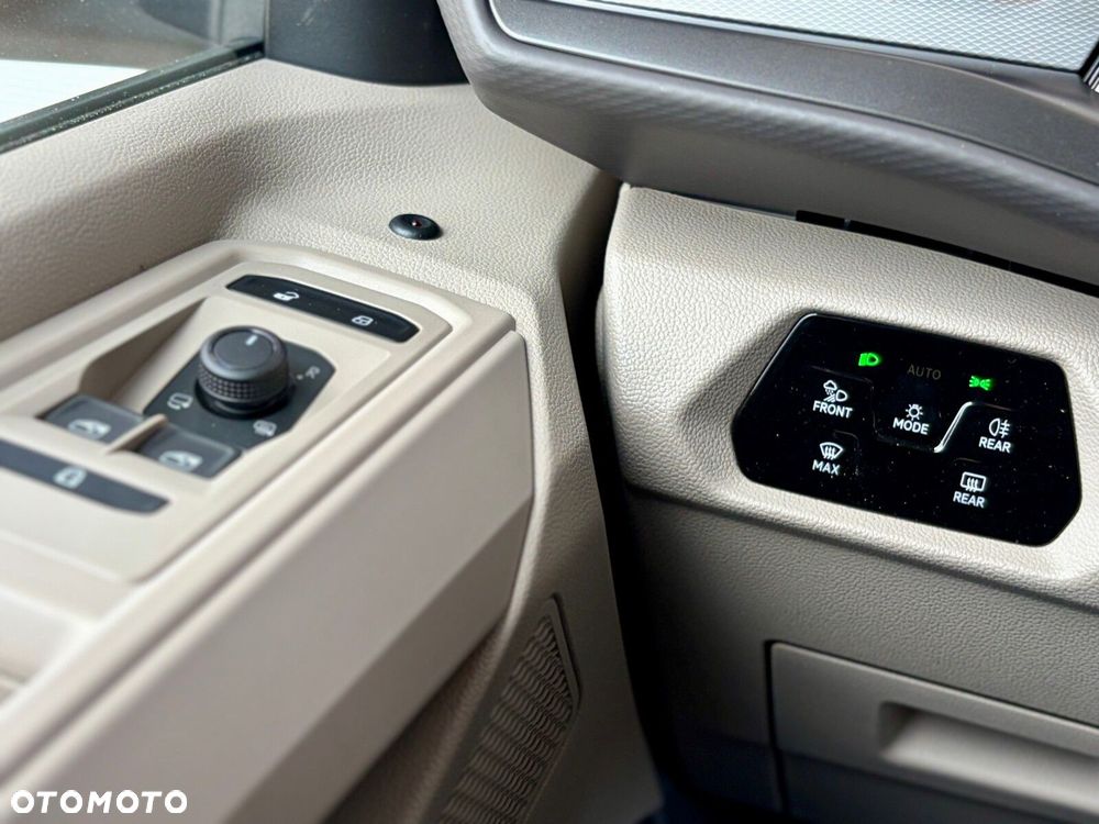 Volkswagen Multivan - 28