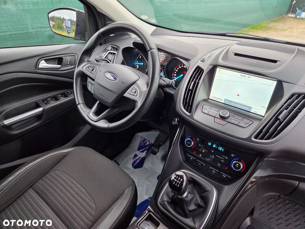 Ford Kuga 2.0 TDCi FWD Titanium - 27