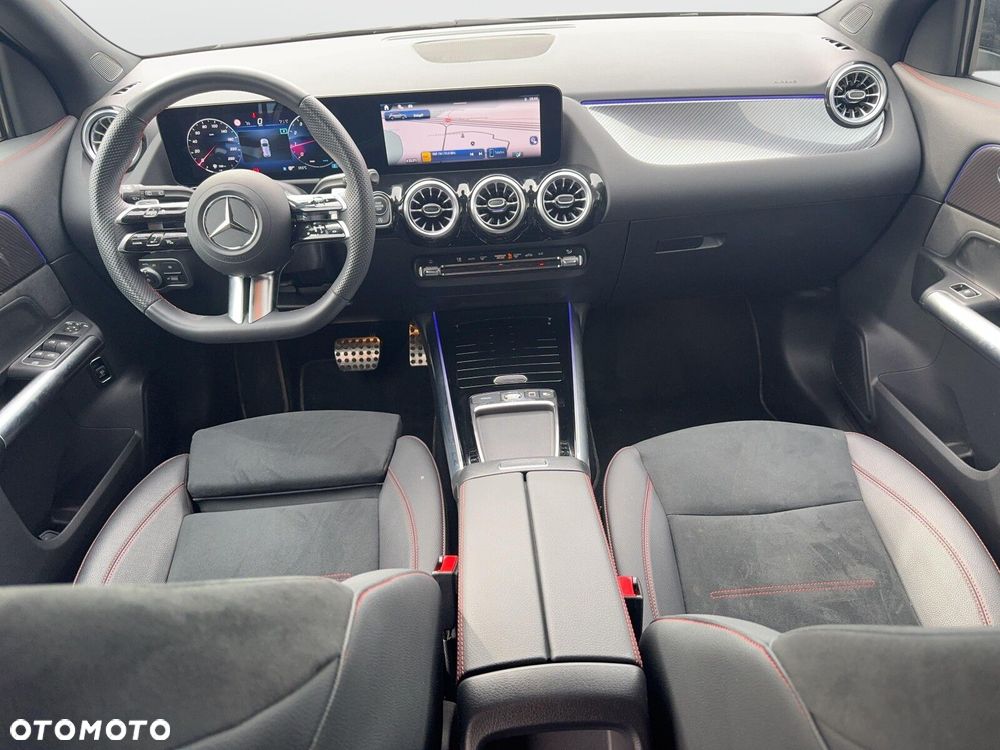 Mercedes-Benz GLA - 20
