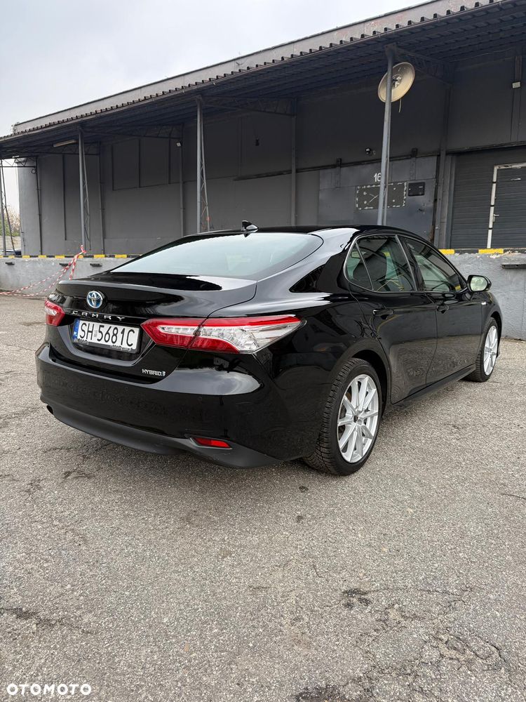 Toyota Camry 2.5 Hybrid Executive CVT - 6