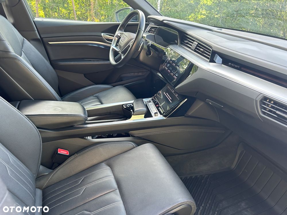 Audi Q8 - 27