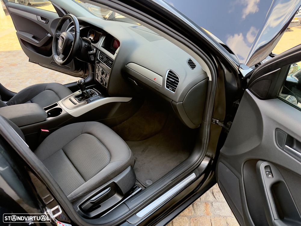 Audi A4 2.0 TDI S-line - 52