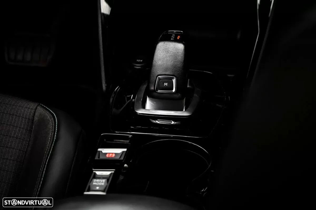 Peugeot 208 1.2 PureTech Allure EAT8 - 40