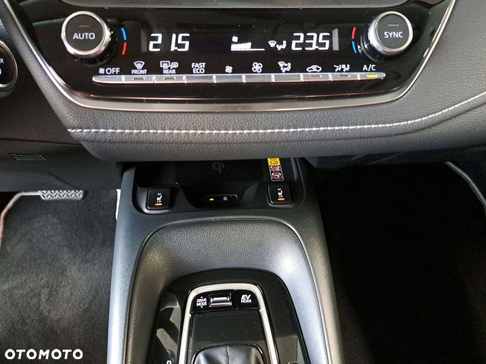 Toyota Corolla 1.8 Hybrid Comfort - 26