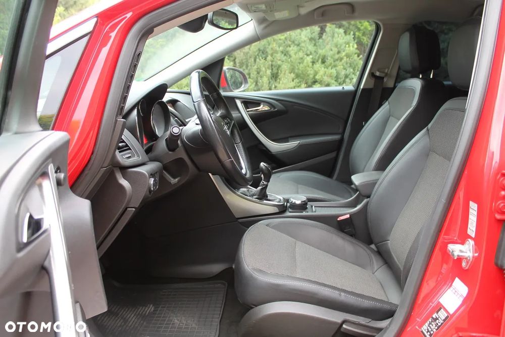 Opel Astra 1.6 Turbo Cosmo - 6