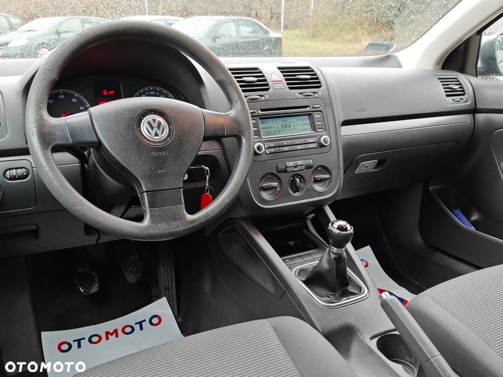 Volkswagen Passat 1.6 Comfortline - 15