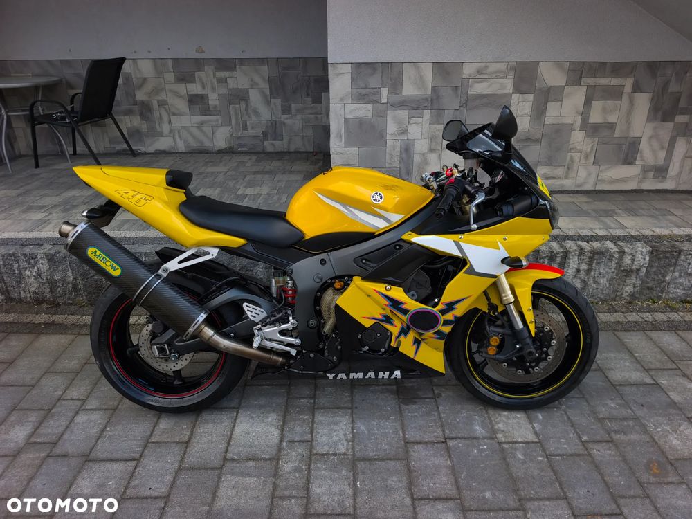 Yamaha R6 - 1