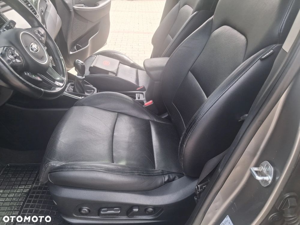Kia Carens 1.7 CRDi 136 Fifa World Cup Edition - 20