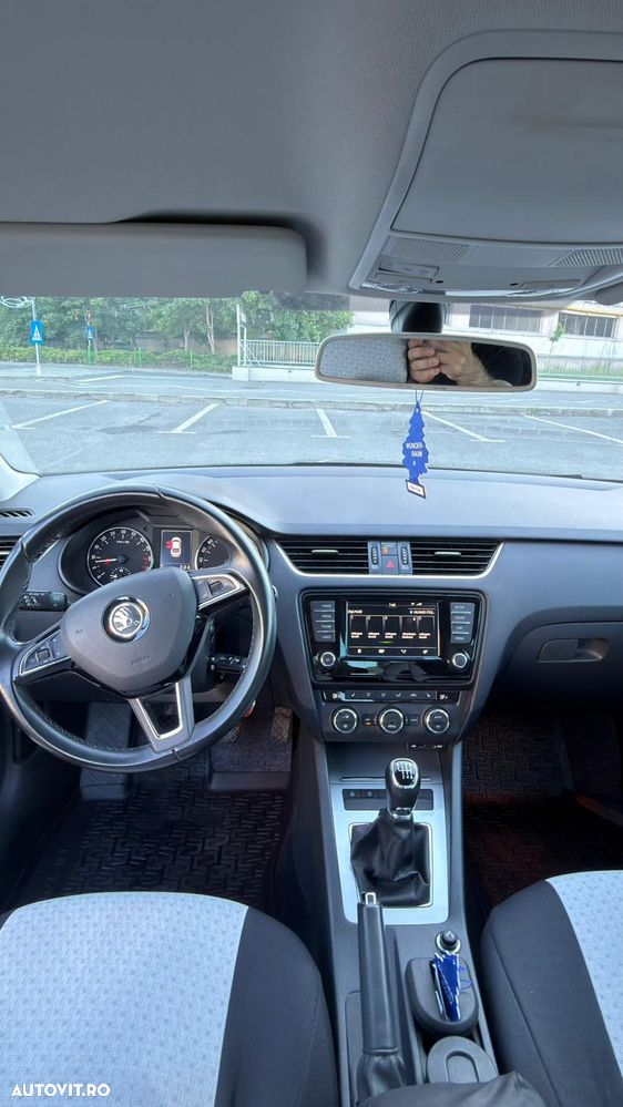 Skoda Octavia 2.0 TDI Style - 6