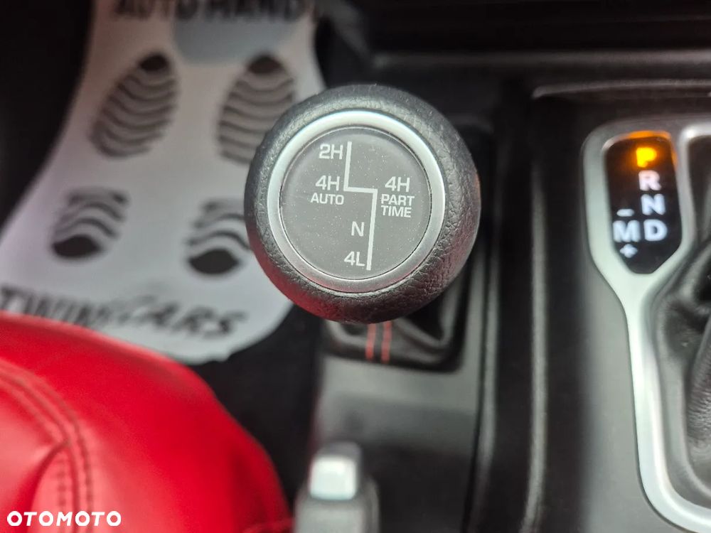 Jeep Wrangler Unlimited GME 2.0 Turbo Sahara - 28