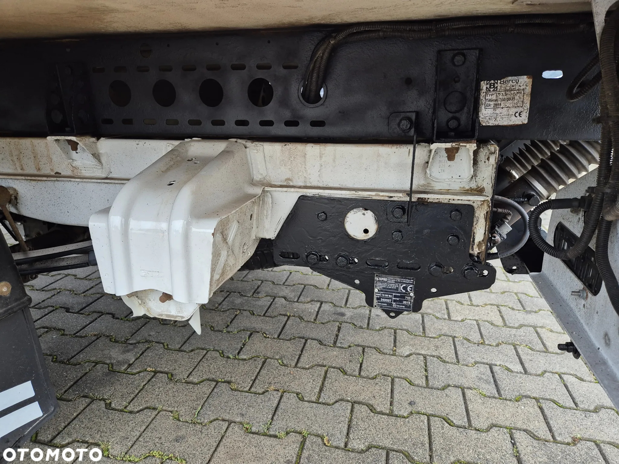 MAN TGE 3.180 DSG 4Motion / 4X4 / CHŁODNIA MITSUBISHI / WINDA ZEPRO 750KG / WEBASTO / BEZWYPADKOWY / 8 EUROPALET / STAN IDEALNY / RZADKOŚĆ NA RYNKU! - 18