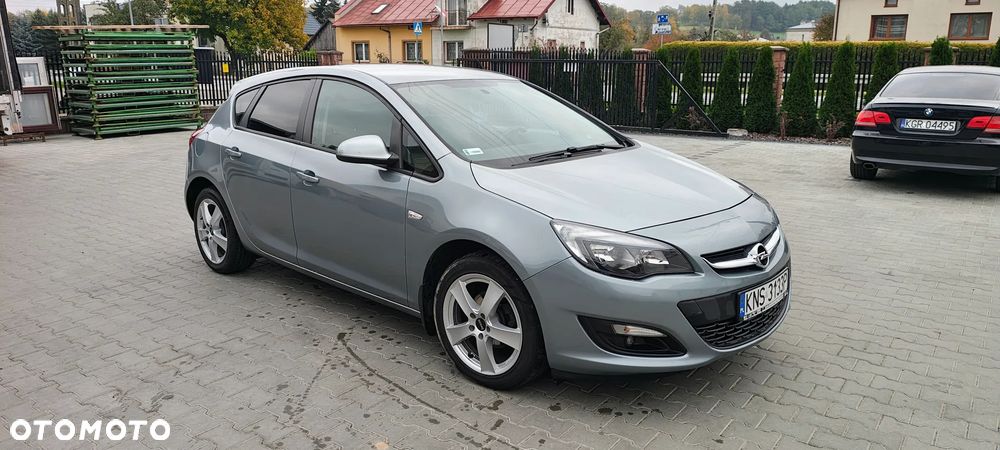 Opel Astra 2015 photo 2