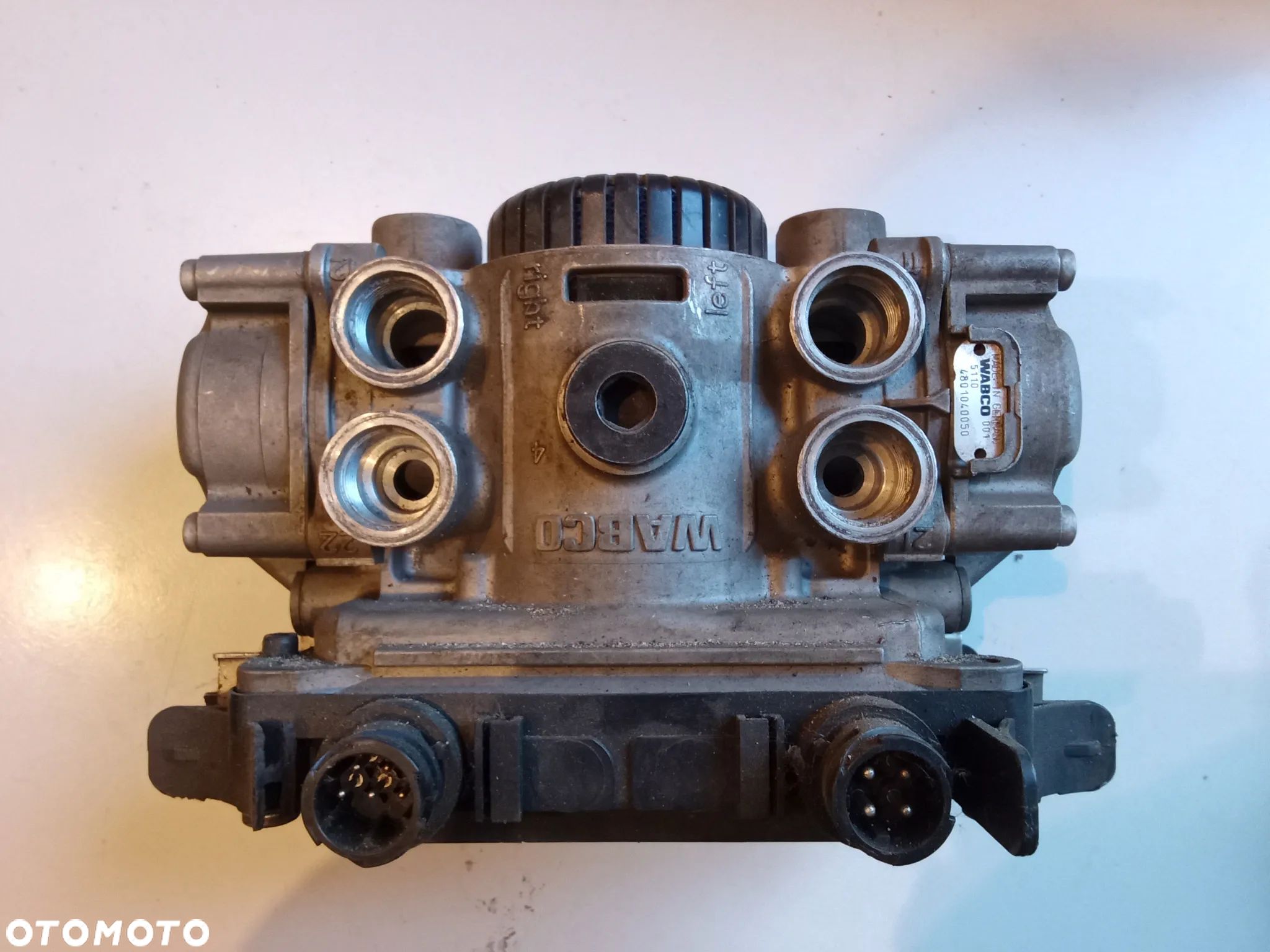 Iveco stralis zawór EBS modulator 4801040050 WABCO - 1