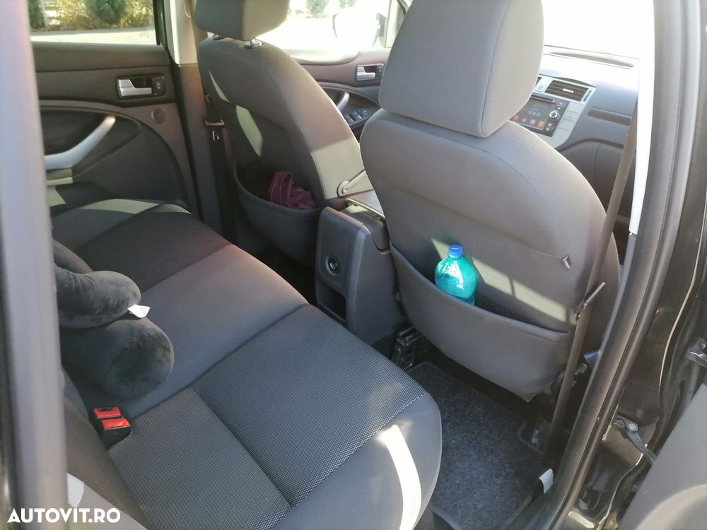 Ford Kuga 2.0L TDCi DPF Titanium - 13