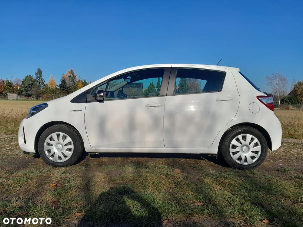Toyota Yaris Hybrid 100 Active - 8