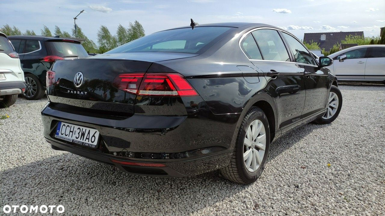 Volkswagen Passat - 8