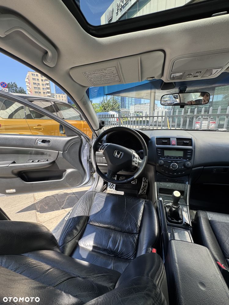 Honda Accord 2.0 Executive - 11