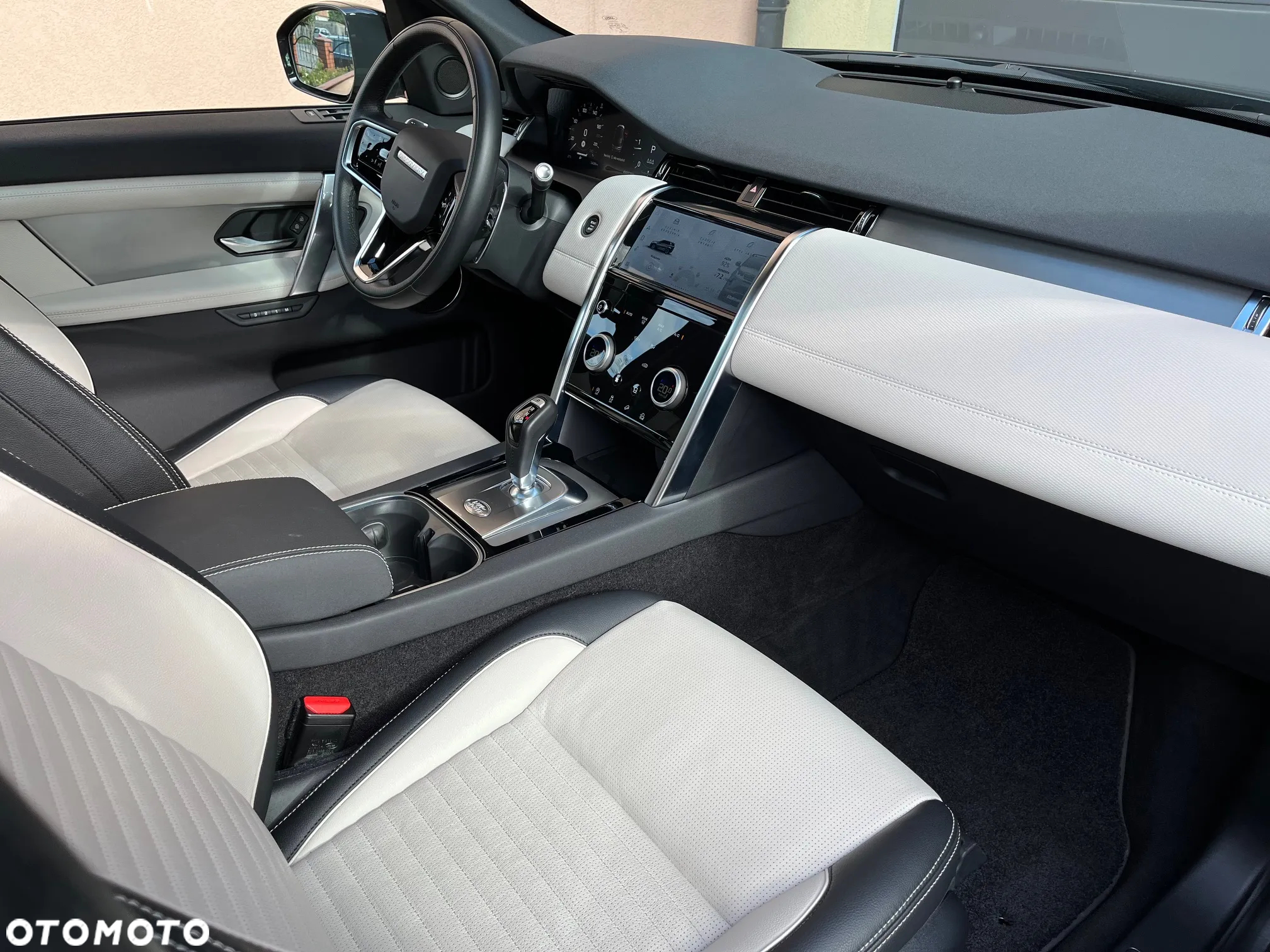 Land Rover Discovery Sport 2.0 D180 R-Dynamic HSE - 15