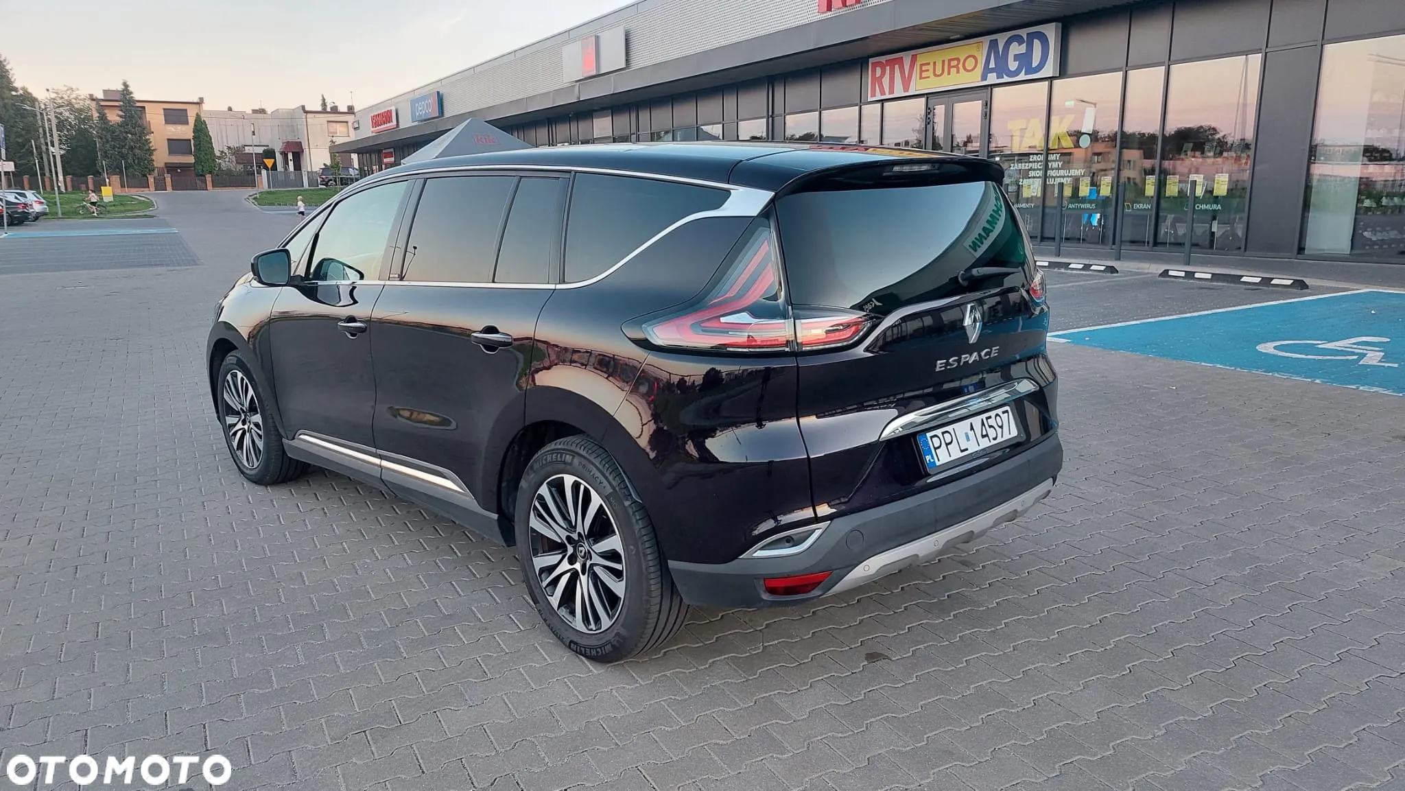 Renault Espace 1.6 dCi Energy Initiale Paris EDC 7os - 4
