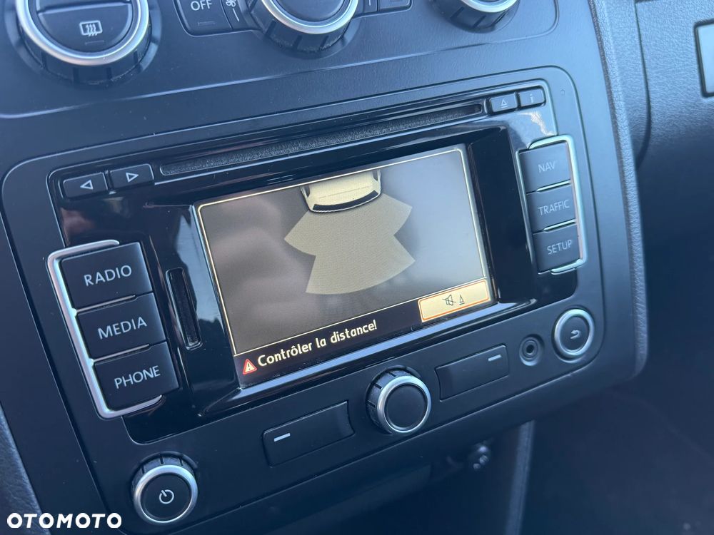 Volkswagen Touran 1.6 TDI DPF BlueMotion Technology Comfortline - 16