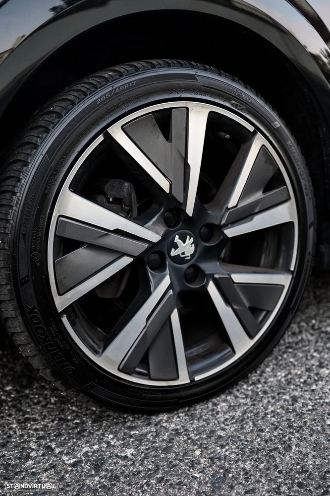 Peugeot 208 PureTech 100 GT Pack - 18