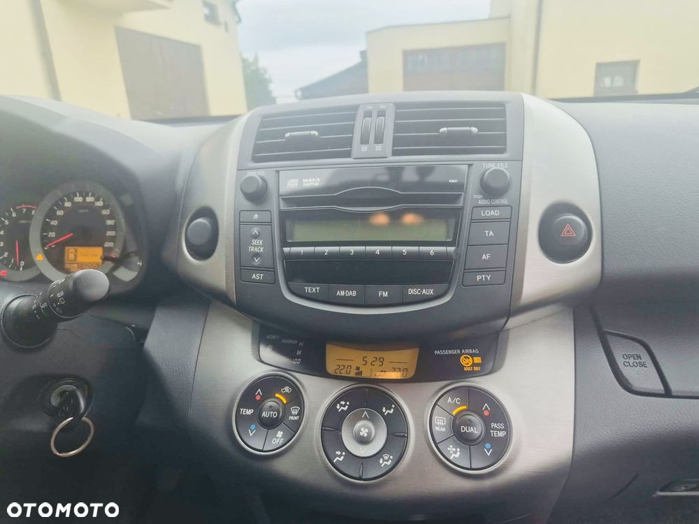 Toyota RAV4 - 7
