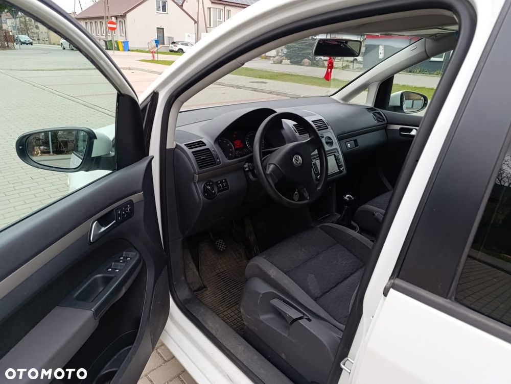 Volkswagen Touran 1.6 - 12