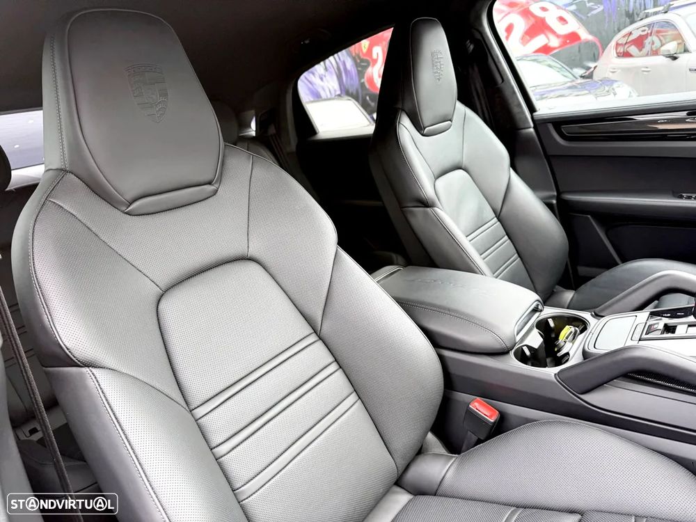 Porsche Cayenne Coupé Turbo - 31