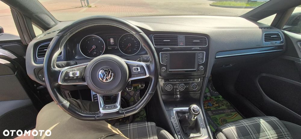 Volkswagen Golf - 7
