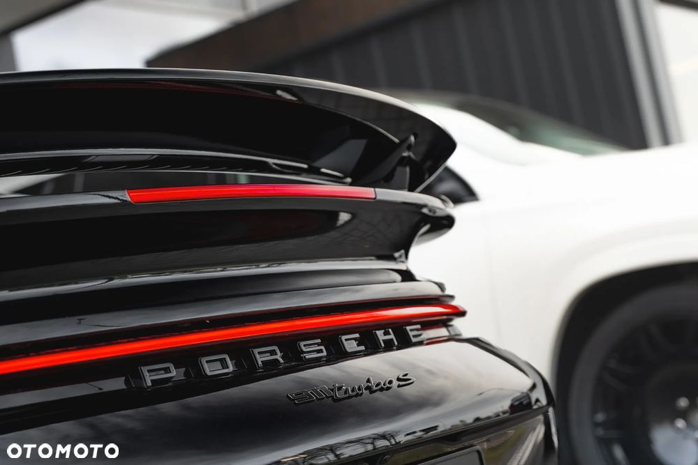 Porsche 911 Turbo S - 15