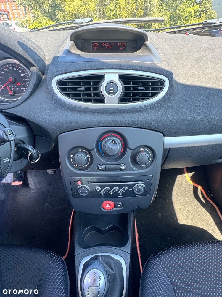 Renault Clio 1.2 16V Dynamique - 9