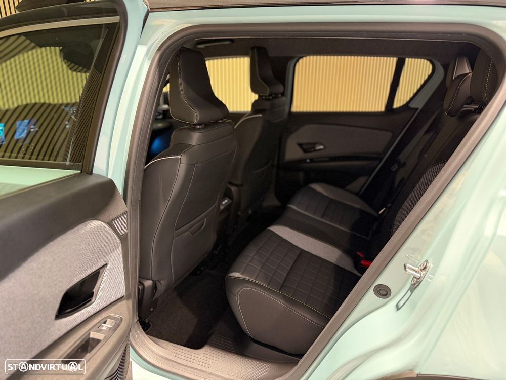 Renault 4 E-Tech 52 kWh Iconic Autonomia Conforto - 23