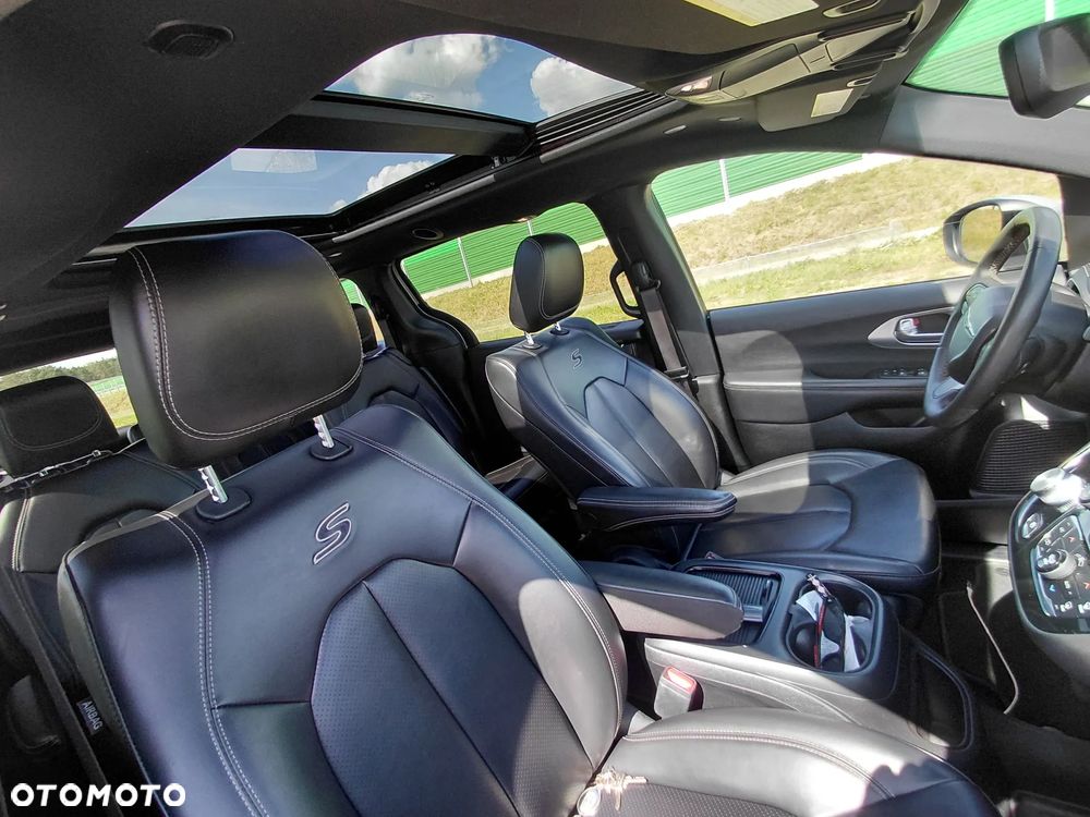 Chrysler Pacifica - 19
