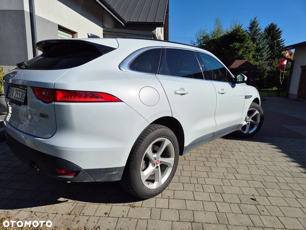 Jaguar F-Pace - 5