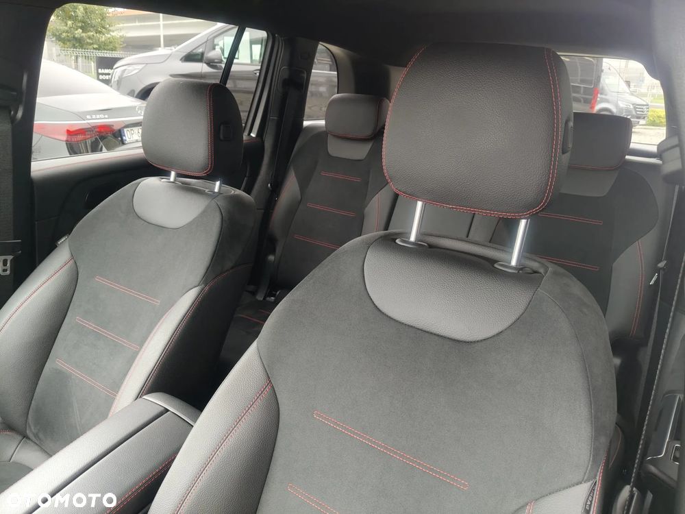 Mercedes-Benz GLB 220 d 4-Matic AMG Line 8G-DCT - 17