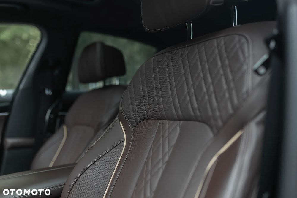 BMW Seria 7 750i xDrive - 21