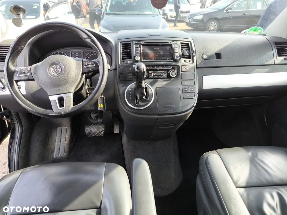 Volkswagen Multivan - 9