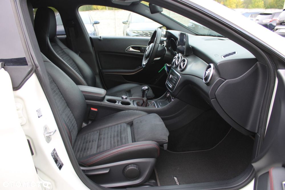 Mercedes-Benz CLA - 28