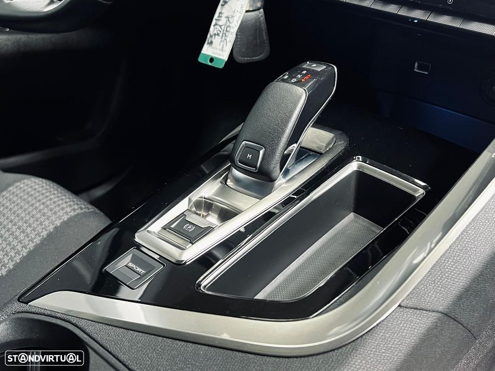 Peugeot 3008 1.5 BlueHDi Allure EAT8 - 29