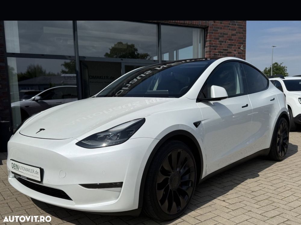 Tesla Model Y - 1