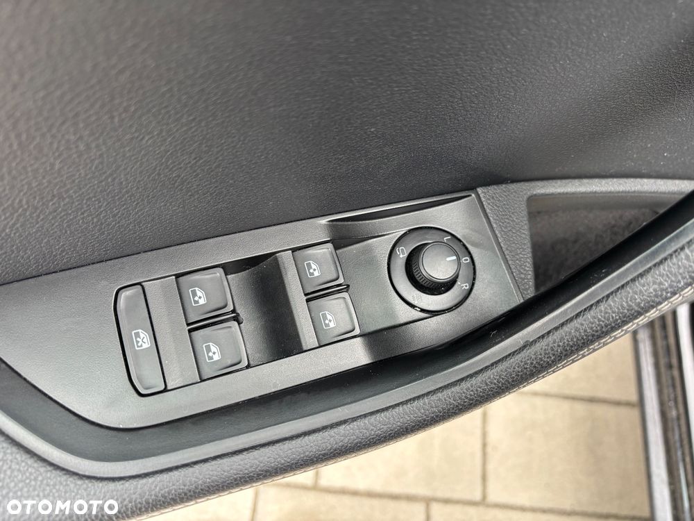 Skoda Superb 2.0 TDI SCR Style DSG - 18